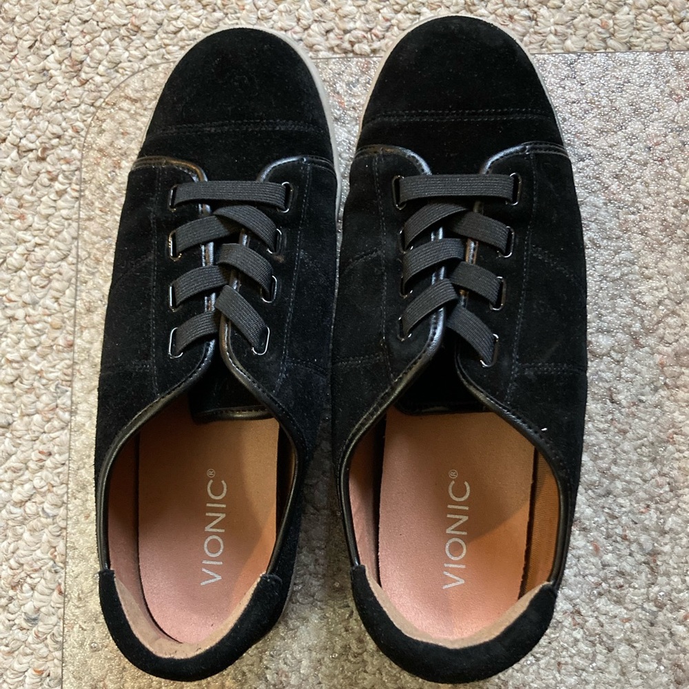 Vionic Women’s Suede Slip-On Sneakers 9.5W Black